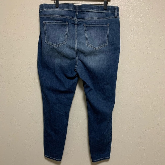 Torrid sky High skinny distressed jeans - Picture 2 of 8